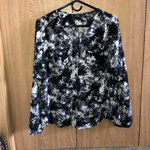 Cute v neck button down shit